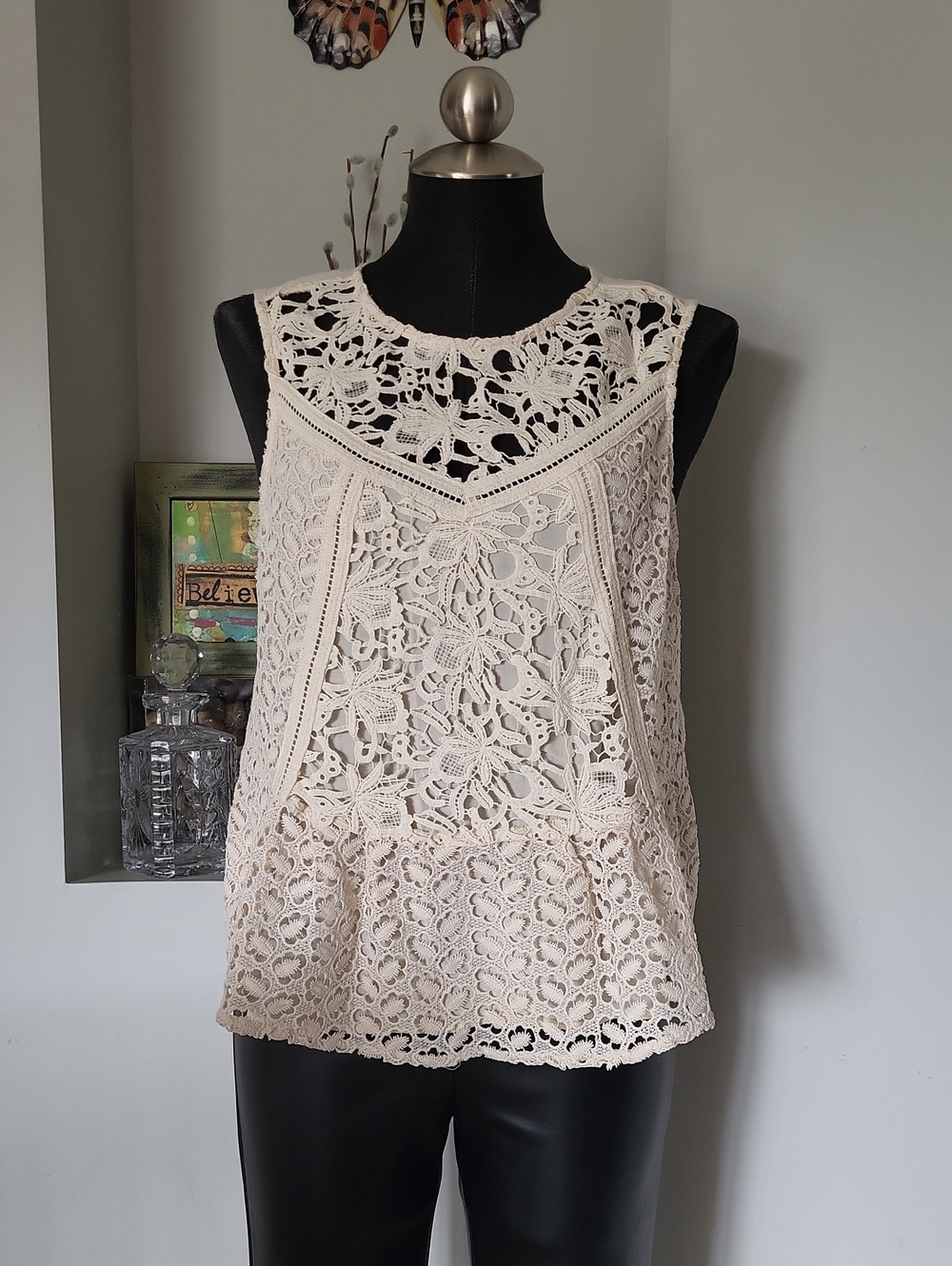 Anthropologie Cream Crochet Lace Sleeveless top size small